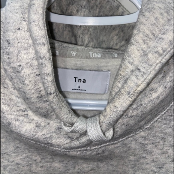 Grey TNA sweater with PURPLE symbol - Picture 4 of 4